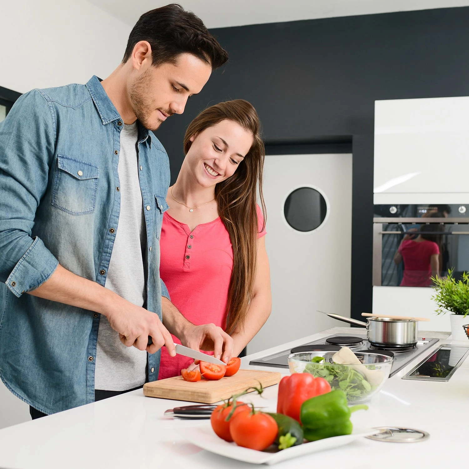 Ruelala -Ruelala 10035702 yy 0002 logo